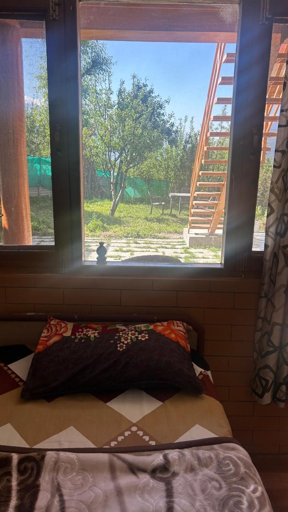 Sunface Homestay Manāli Extérieur photo